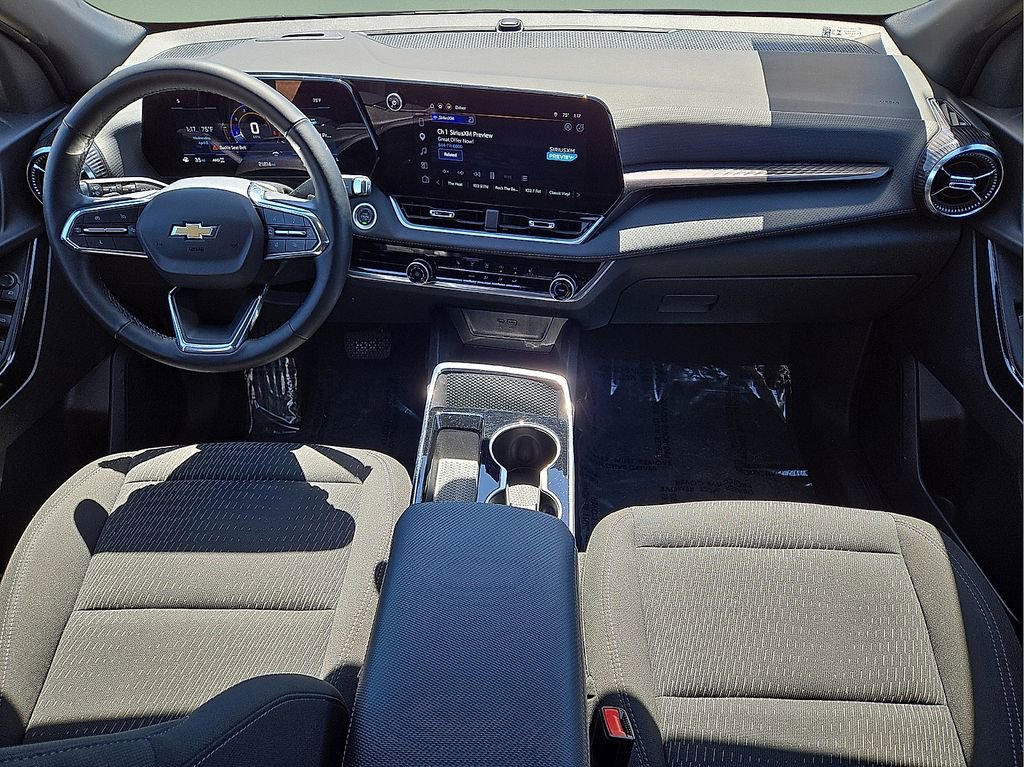 Used 2025 Chevrolet Equinox LT AWD/4WD image 16