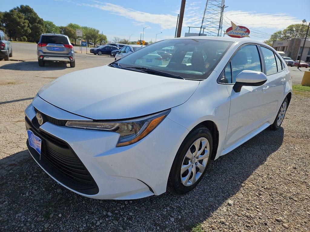 Used 2025 Toyota Corolla LE image 4
