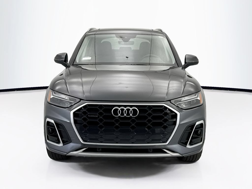 Used 2023 Audi Q5 2.0T Premium w/ Convenience Package AWD/4WD image 2