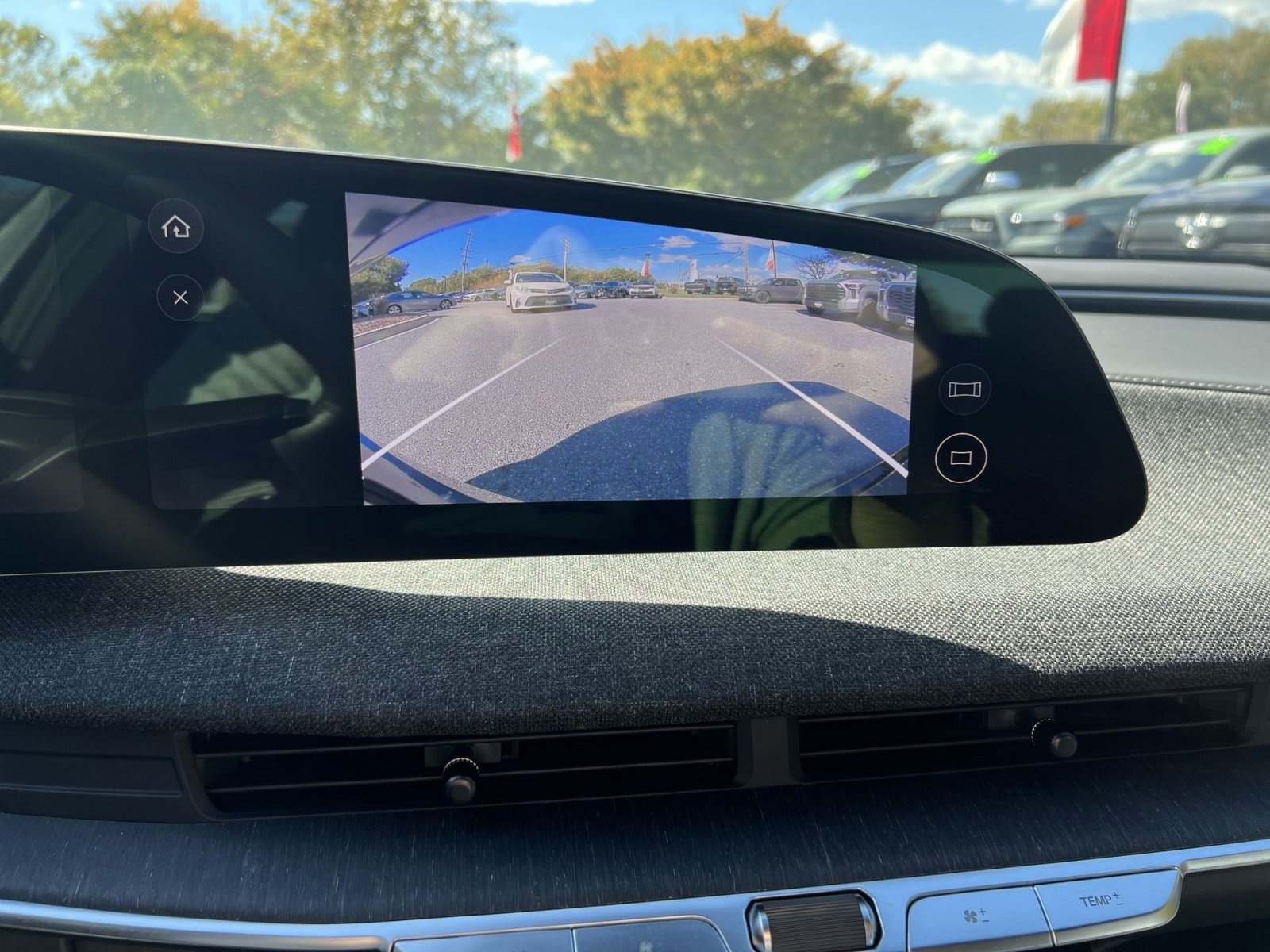 Used 2024 Lucid Air Pure RWD image 19