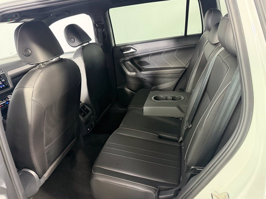 Used 2023 Volkswagen Tiguan SE R-Line AWD/4WD image 18