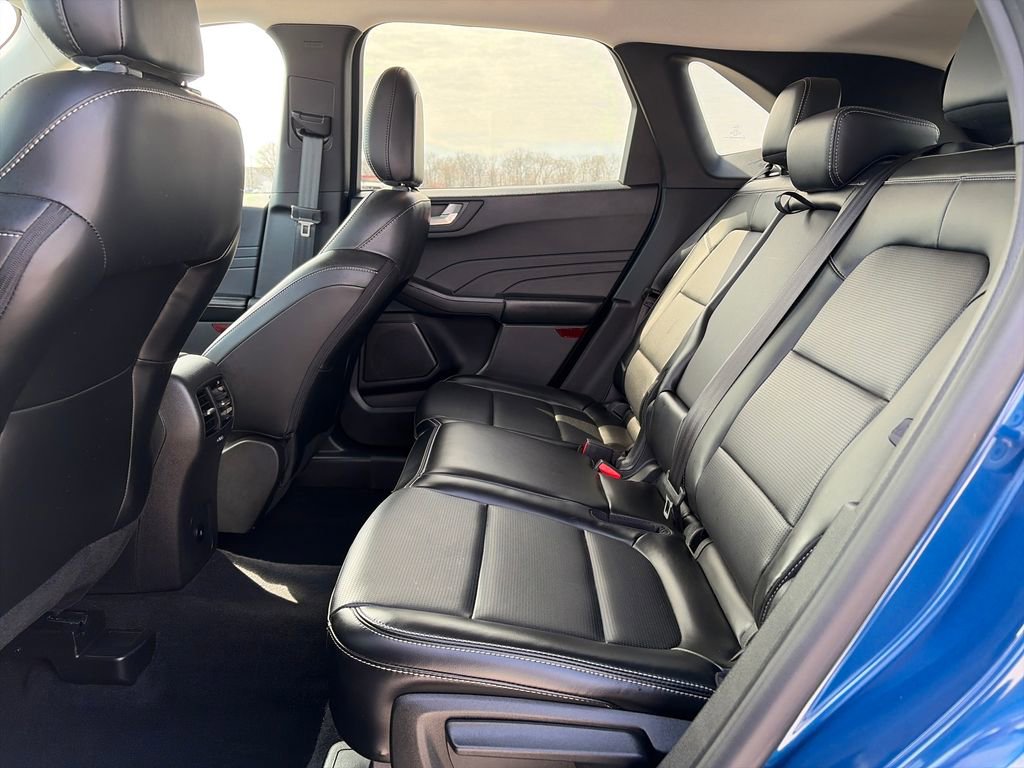 Used 2023 Ford Escape Platinum AWD/4WD image 30