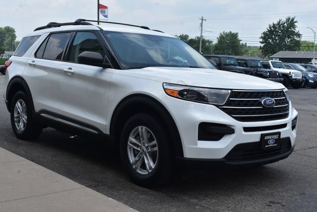 Used 2023 Ford Explorer XLT AWD/4WD image 10