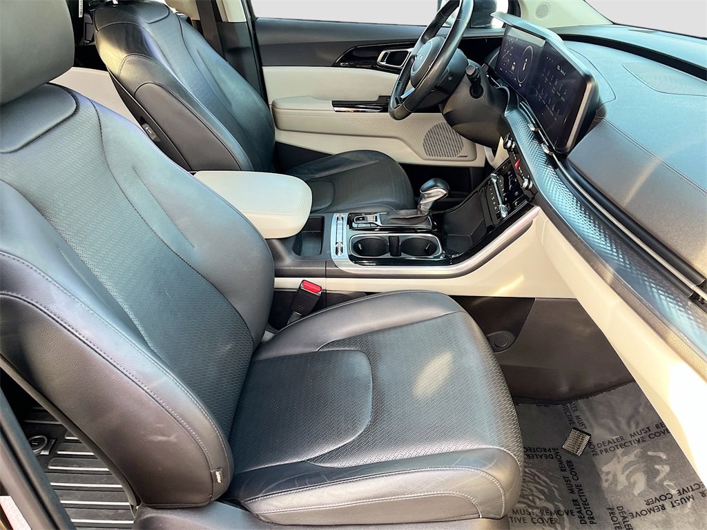 Used 2022 Kia Carnival SX Prestige image 32