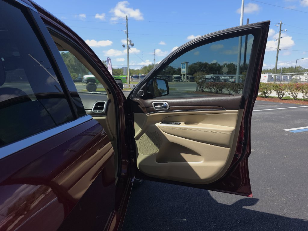 Used 2018 Jeep Grand Cherokee Overland RWD image 18
