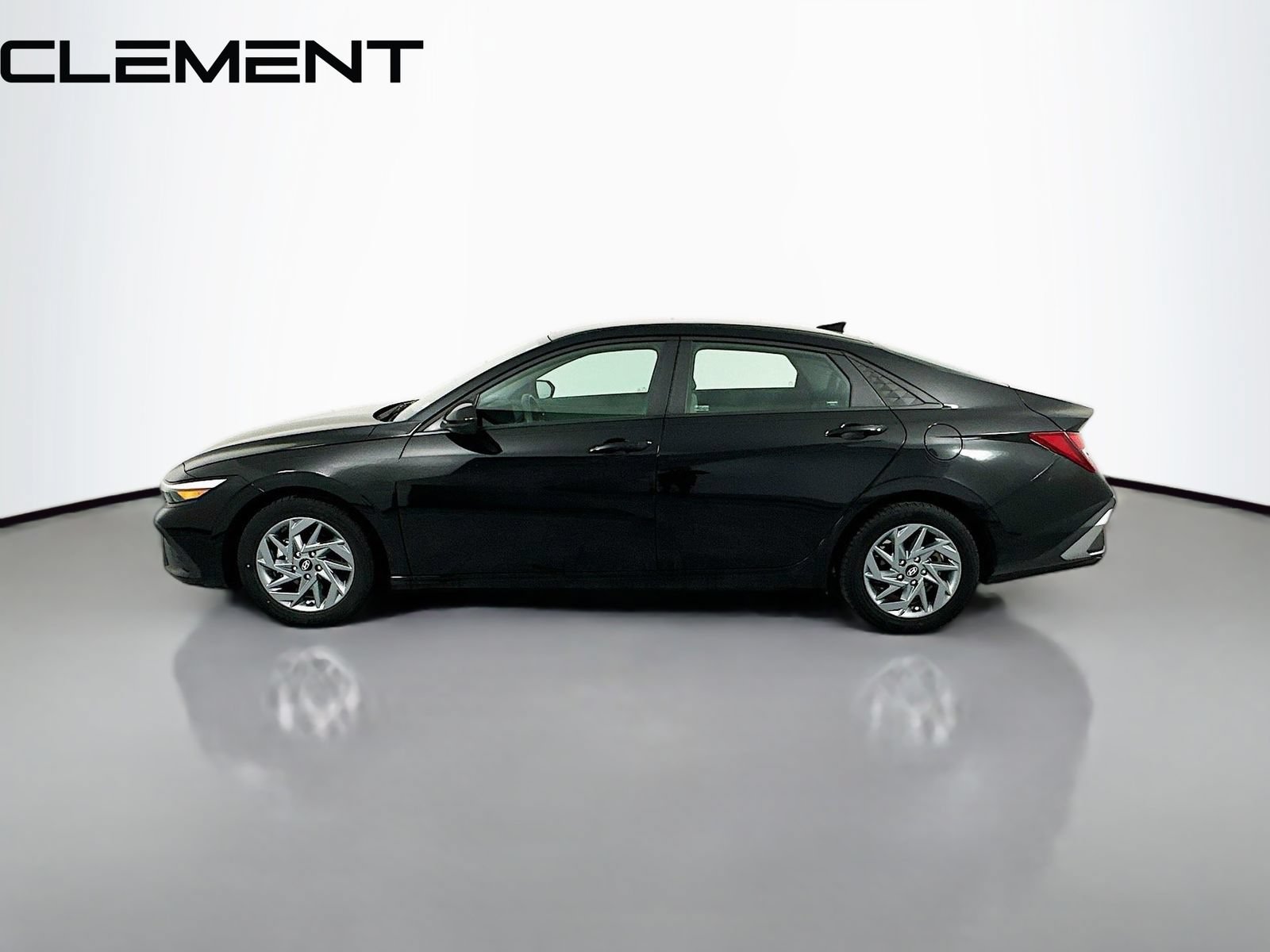 Certified 2024 Hyundai Elantra SEL FWD image 6