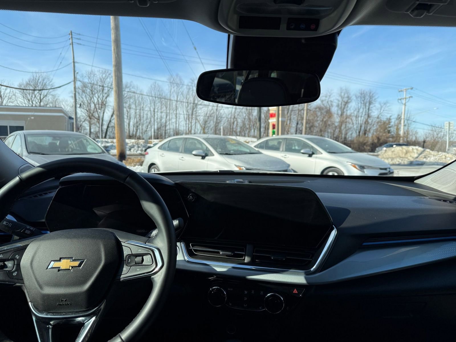 Used 2025 Chevrolet Trax LT w/ LT Convenience Package image 17