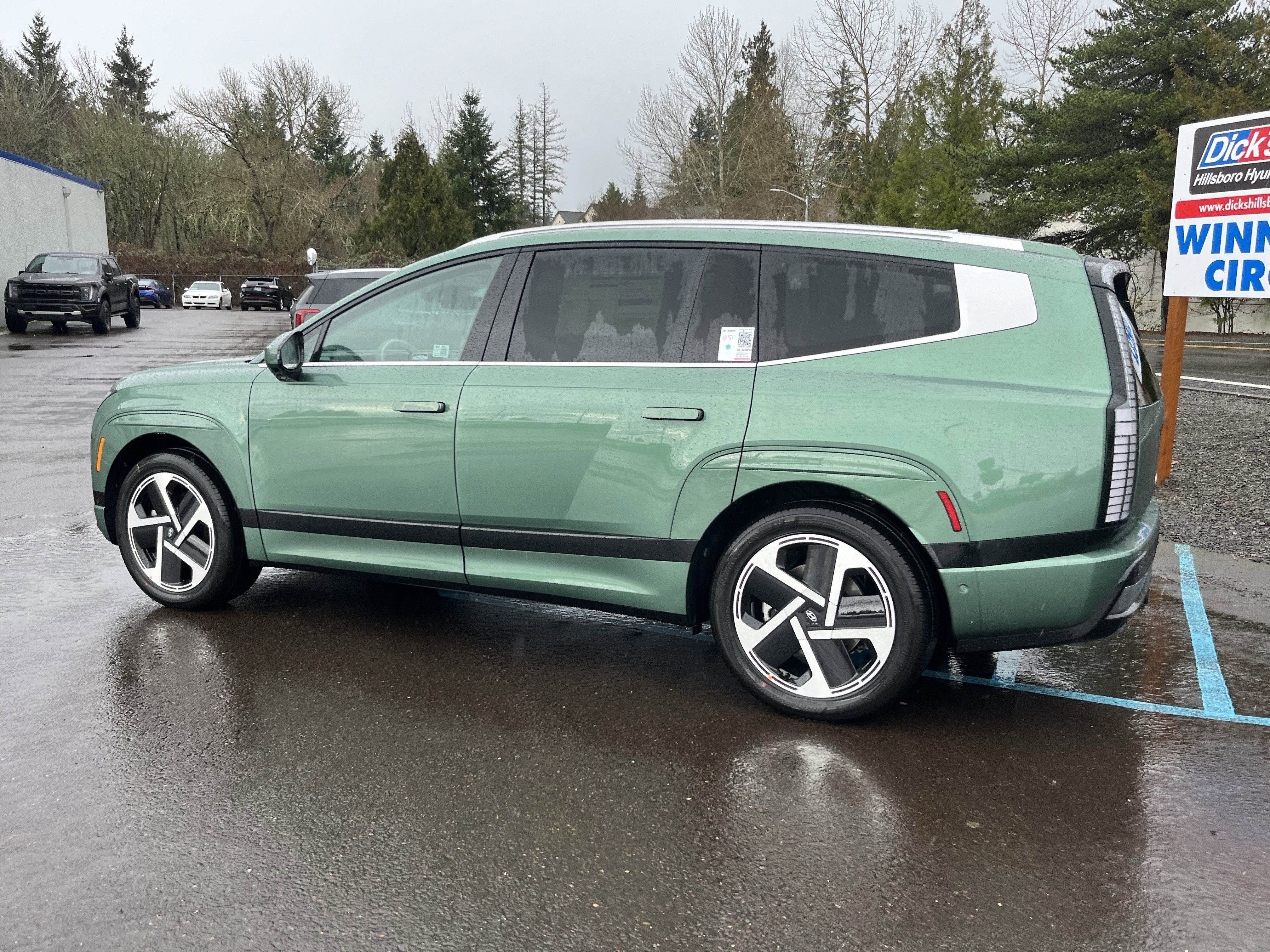 New 2026 Hyundai Ioniq 9 Calligraphy w/ Tow & Go Package image 3