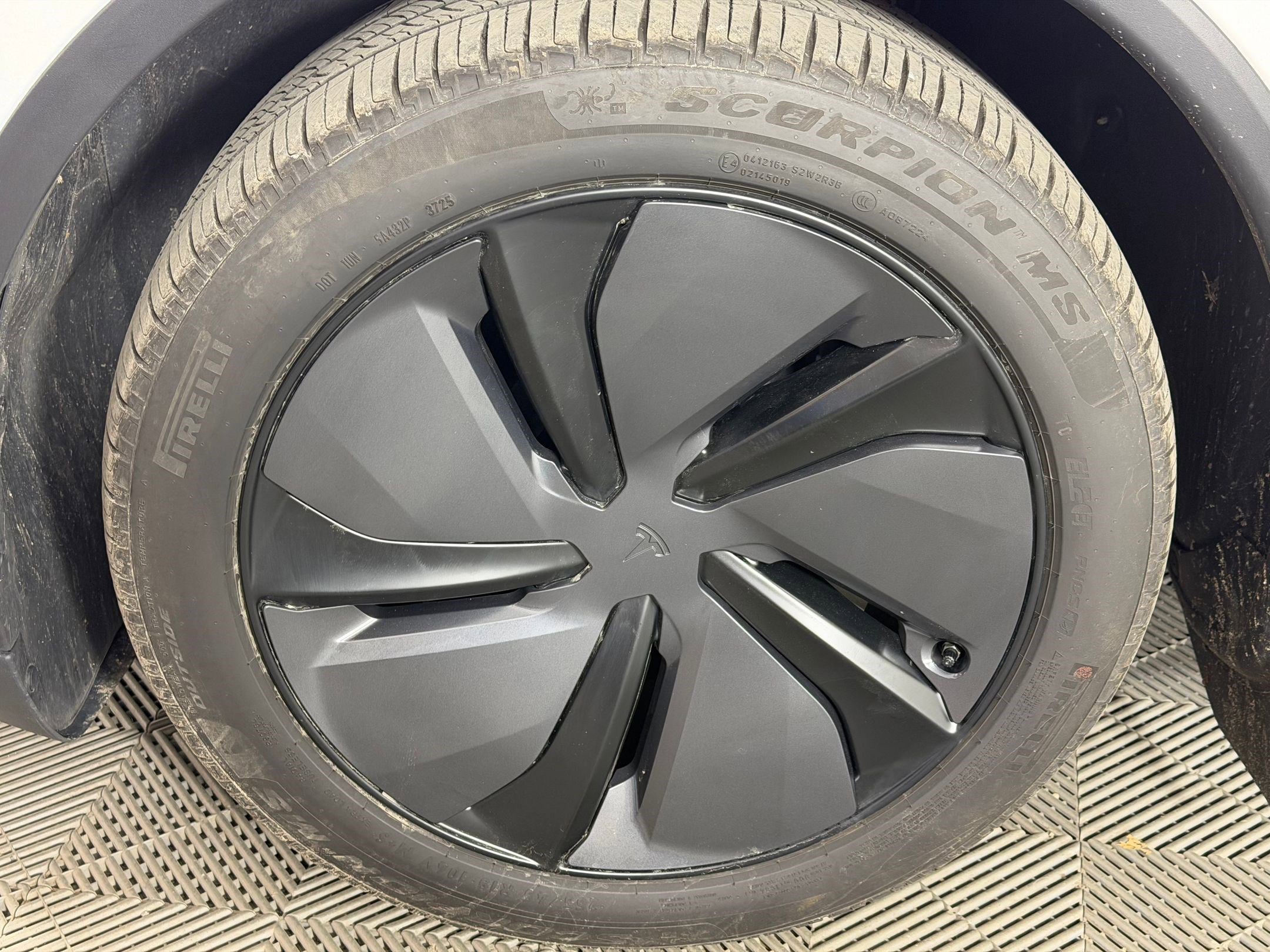Used 2026 Tesla Model Y Long Range AWD/4WD image 12