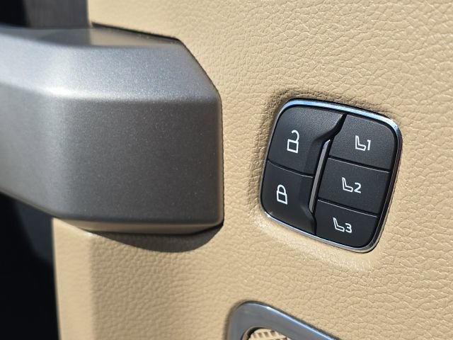 Used 2020 Ford F250 Lariat w/ Lariat Value Package image 27