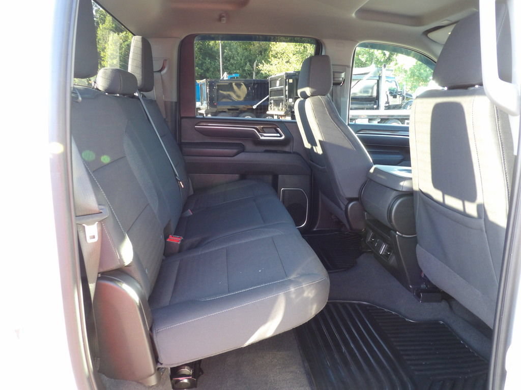 Used 2025 Chevrolet Silverado 3500 LT w/ Safety Package AWD/4WD image 37