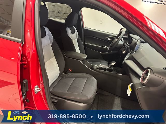 New 2026 Chevrolet Trax RS w/ Sunroof Package FWD image 7