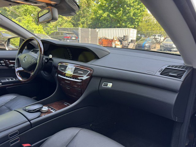 Used 2014 Mercedes-Benz CL 550 4MATIC w/ Sport Package image 35