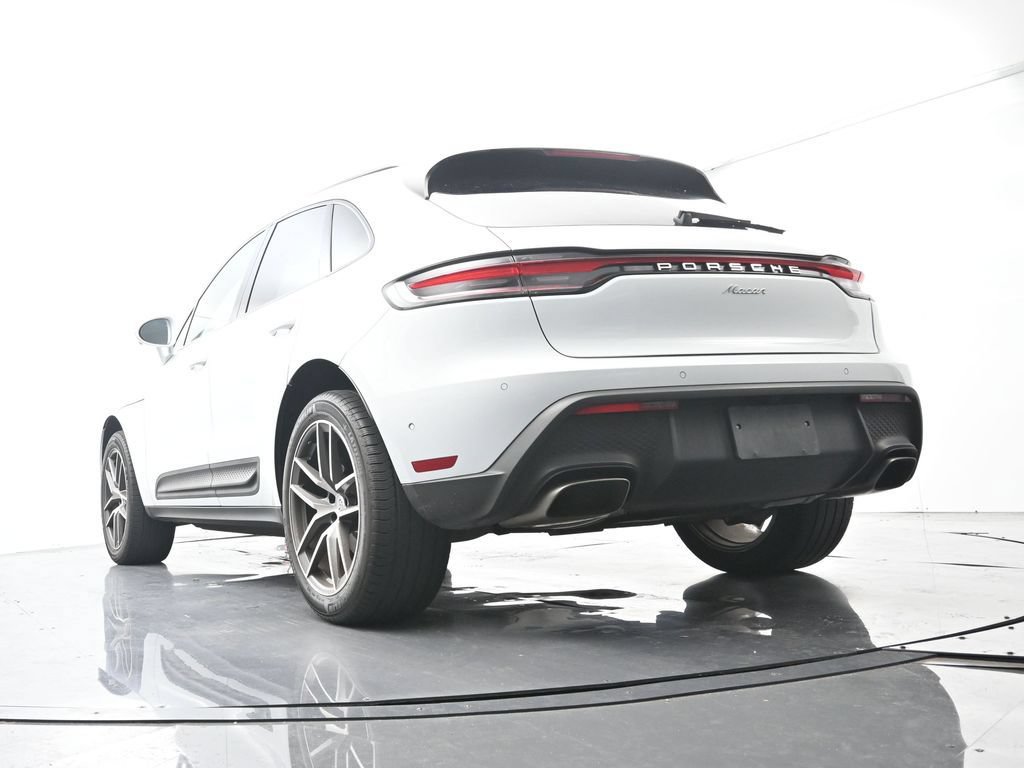 Certified 2023 Porsche Macan AWD/4WD image 44
