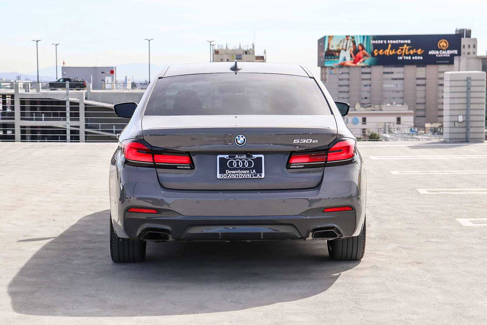 Used 2022 BMW 530e w/ M Sport Package image 5