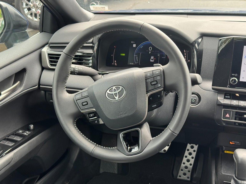 Used 2026 Toyota Camry SE FWD image 18