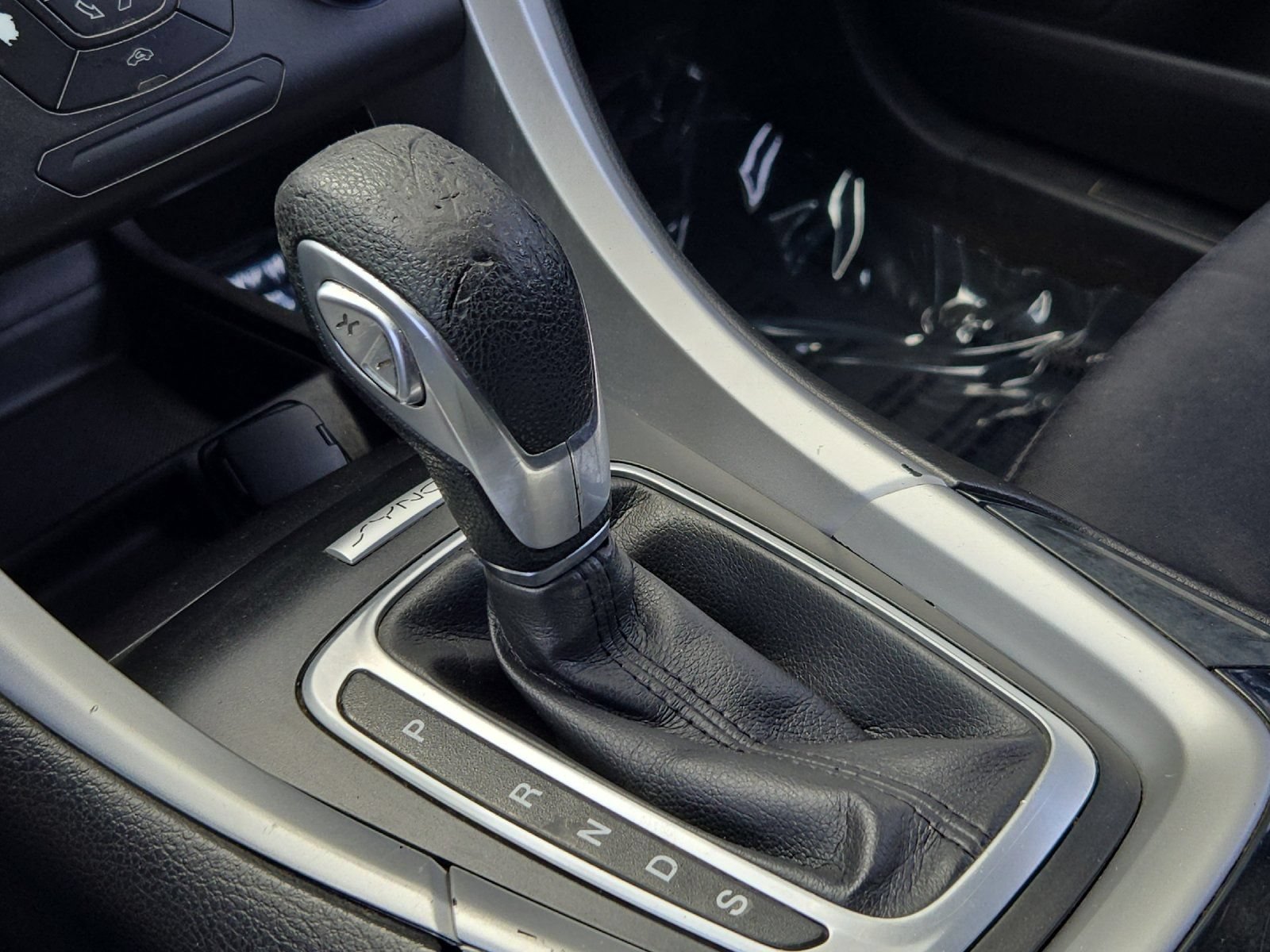 Used 2015 Ford Fusion SE FWD image 18