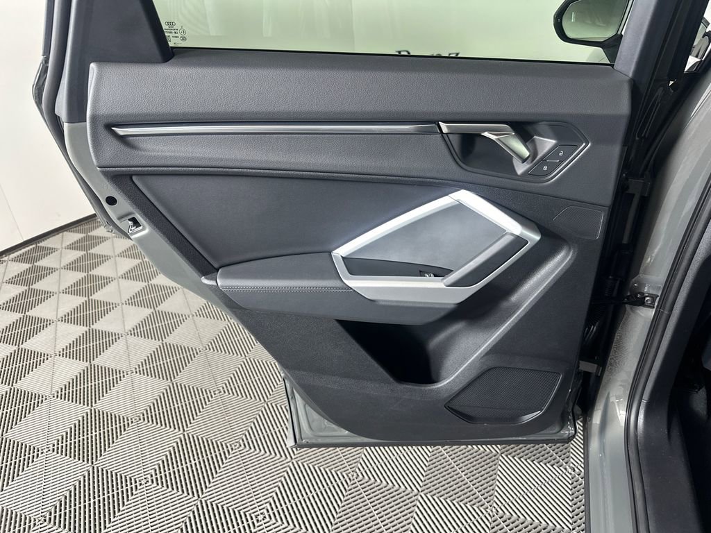 Used 2024 Audi Q3 2.0T Premium Plus w/ Premium Plus Package image 22