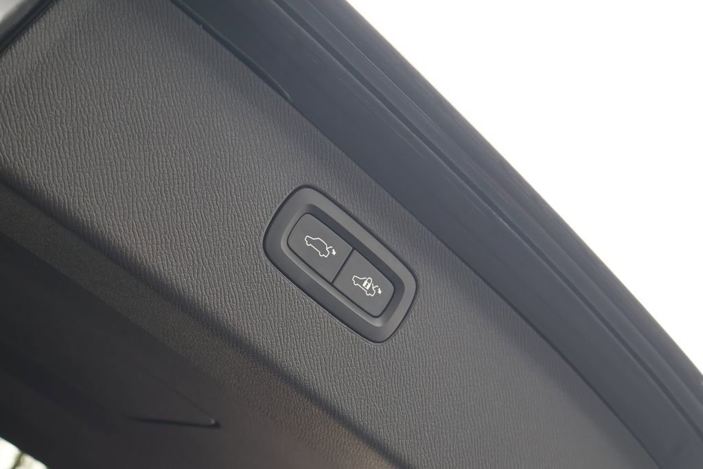 Used 2024 Volvo XC90 B6 Plus w/ Protection Package Premier image 52