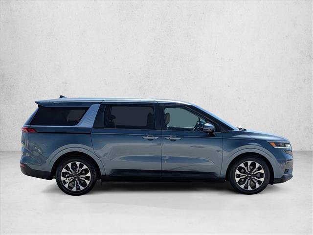 Used 2024 Kia Carnival EX FWD image 4