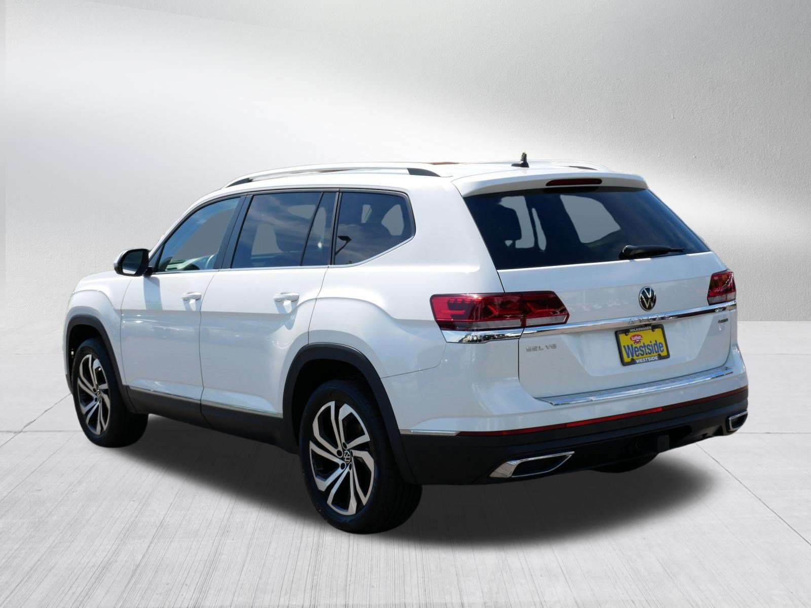 Used 2023 Volkswagen Atlas SEL AWD/4WD image 5