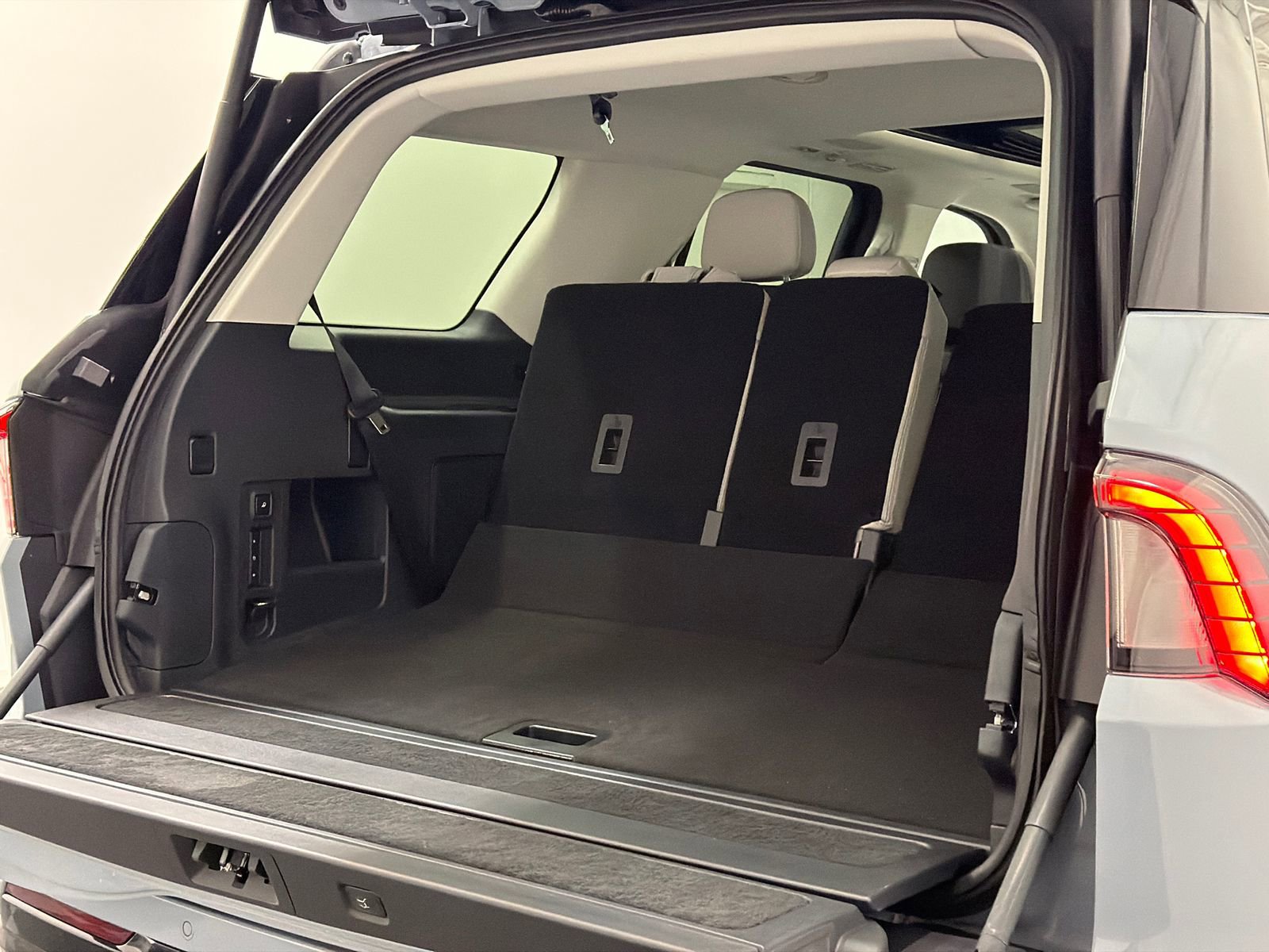 New 2026 Lincoln Navigator Reserve AWD/4WD image 9