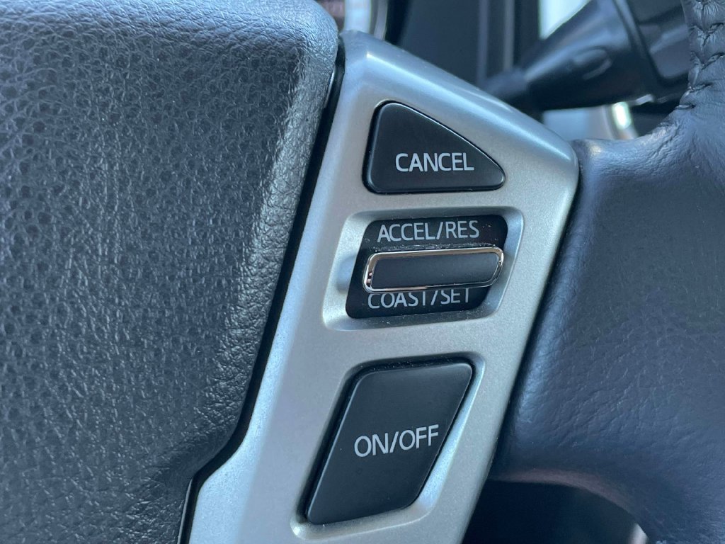 Used 2018 Nissan Titan SV w/ SV Convenience Package AWD/4WD image 31