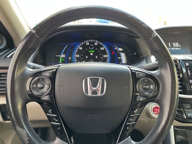 Used 2017 Honda Accord Touring image 19