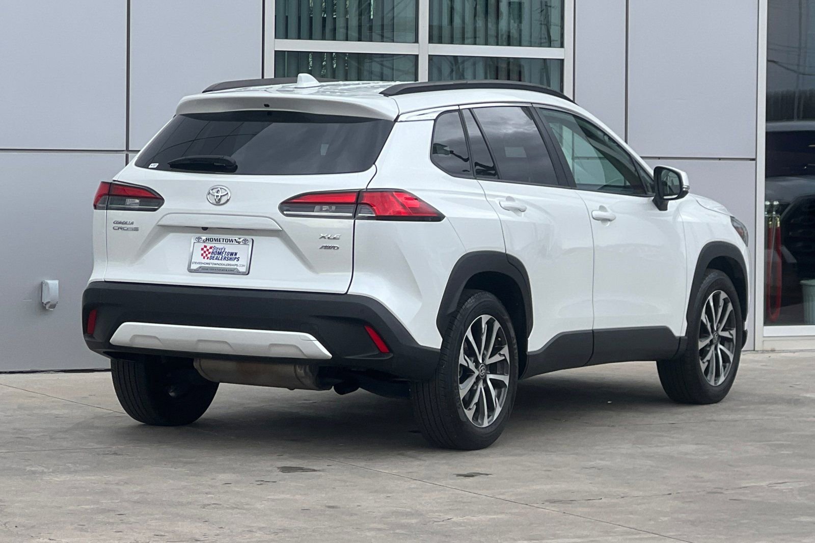 Certified 2023 Toyota Corolla Cross XLE w/ Convenience Package image 4