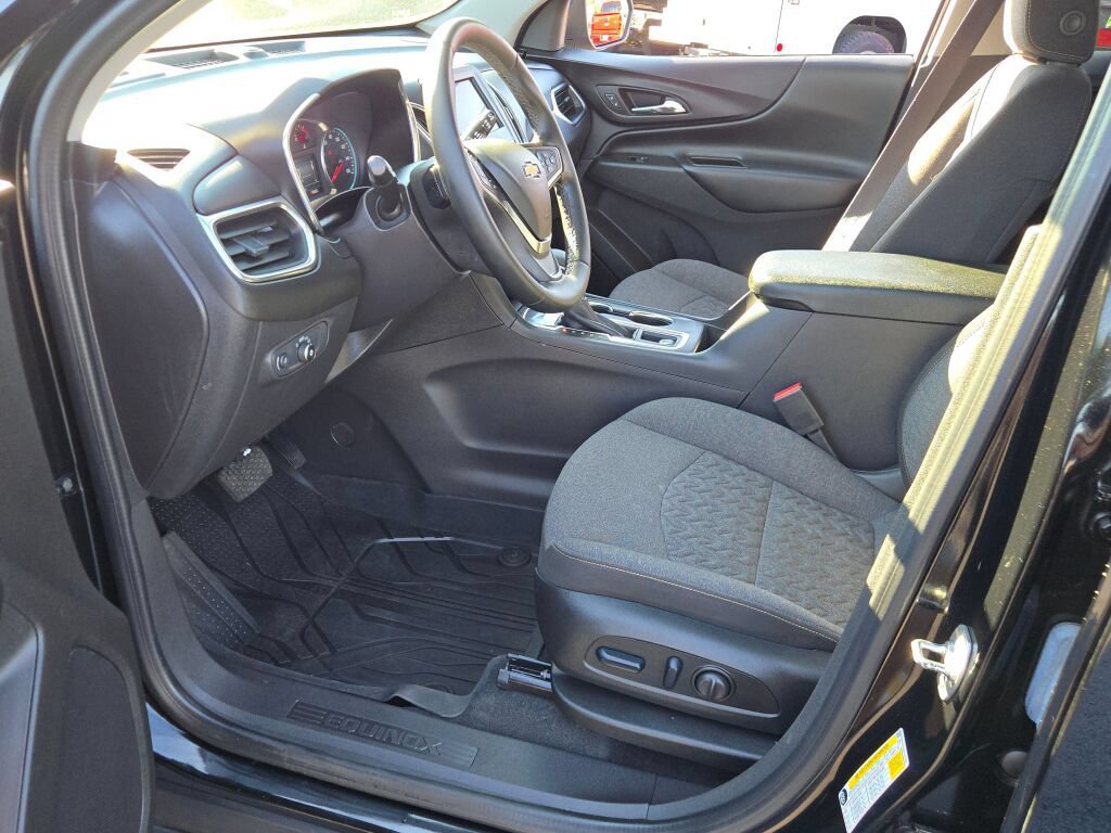 Certified 2024 Chevrolet Equinox LT w/ LPO, Floor Liner Package FWD image 26