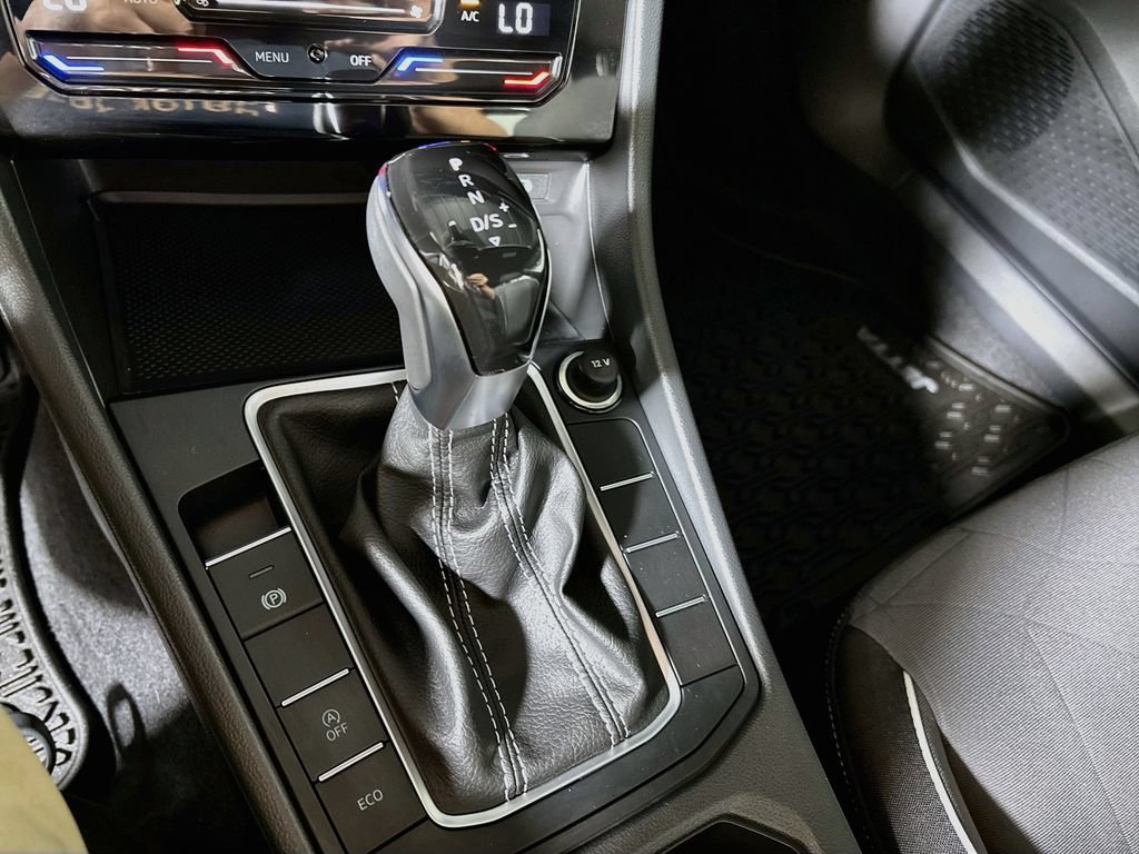 Used 2025 Volkswagen Jetta Sport FWD image 19