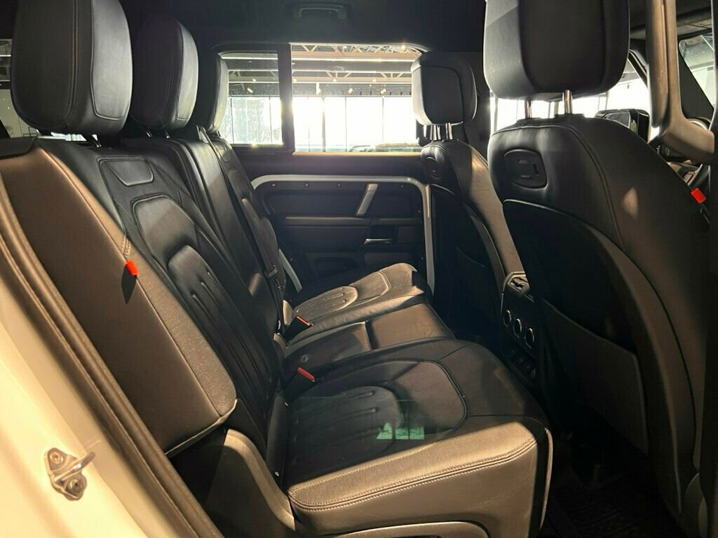 Used 2021 Land Rover Defender 110 X-Dynamic HSE image 24