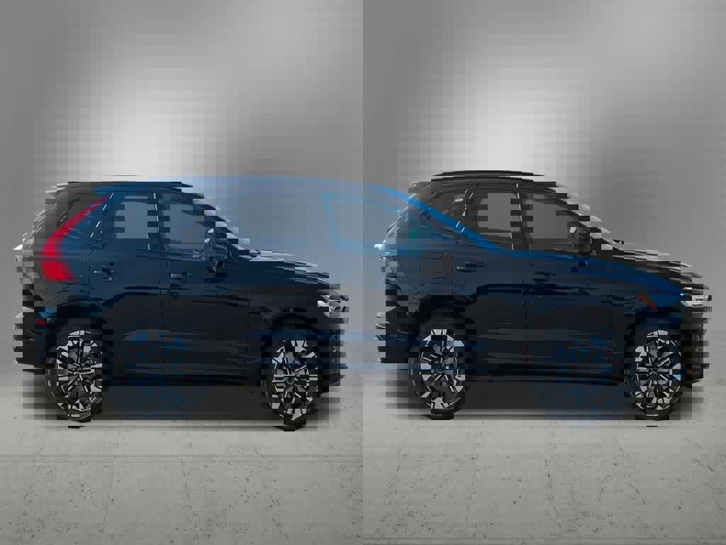 Used 2026 Volvo XC60 B5 Plus w/ Protection Package Premier image 7