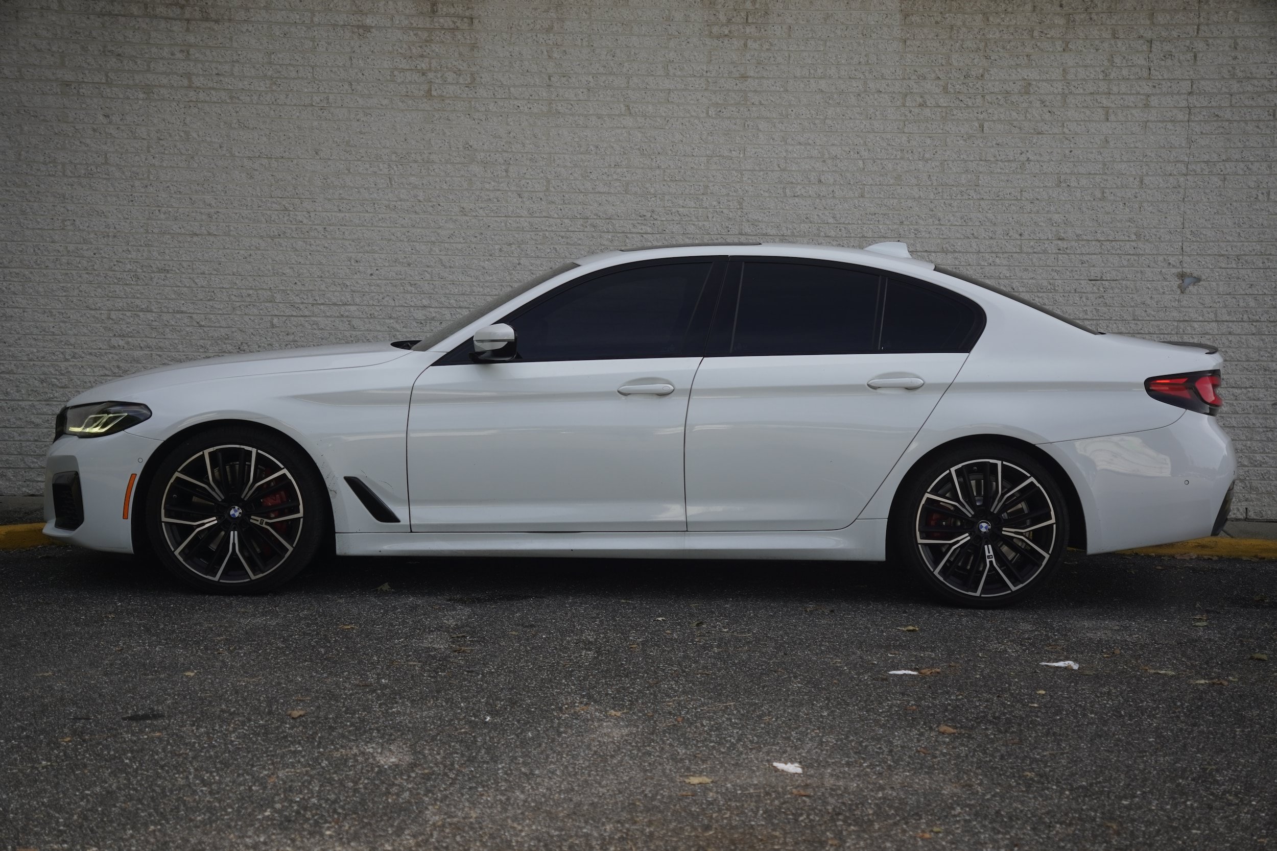 Used 2023 BMW 540i w/ M Sport Package RWD image 4