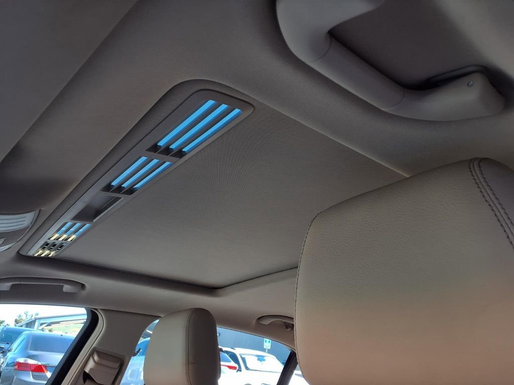 Used 2014 Mercedes-Benz E 350 E 350 image 17