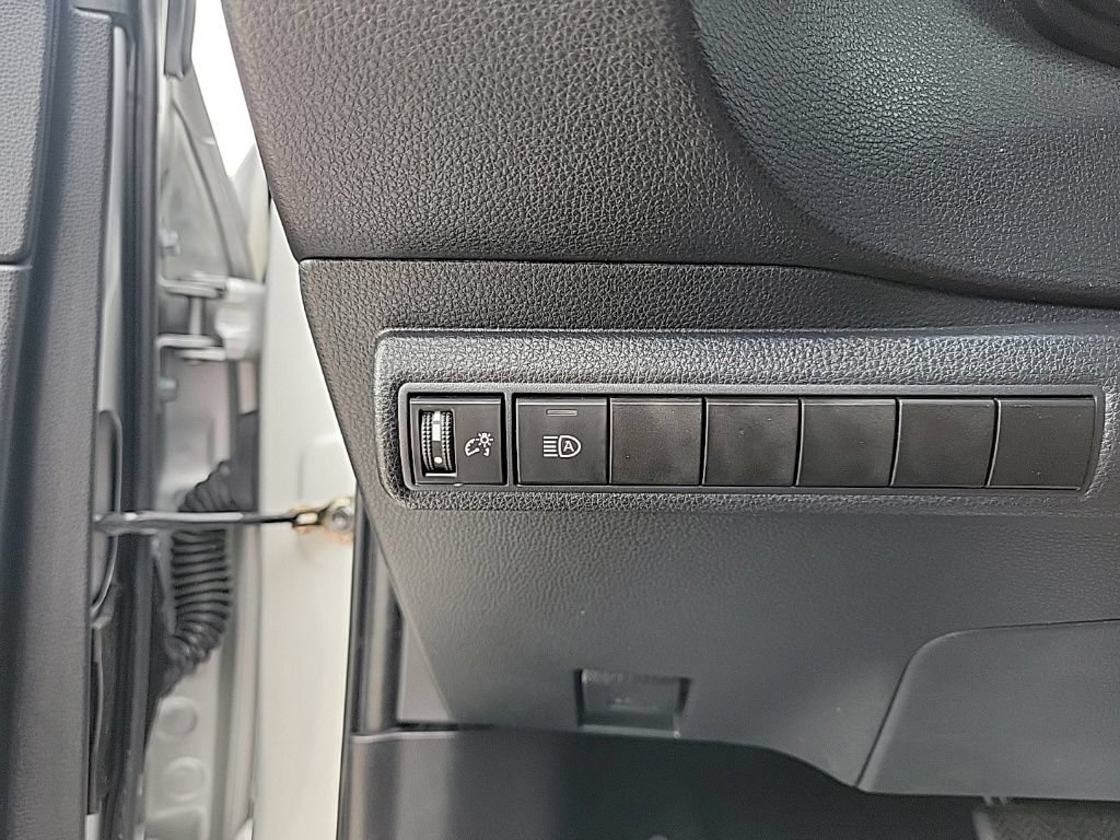 Used 2022 Toyota Corolla LE FWD image 29