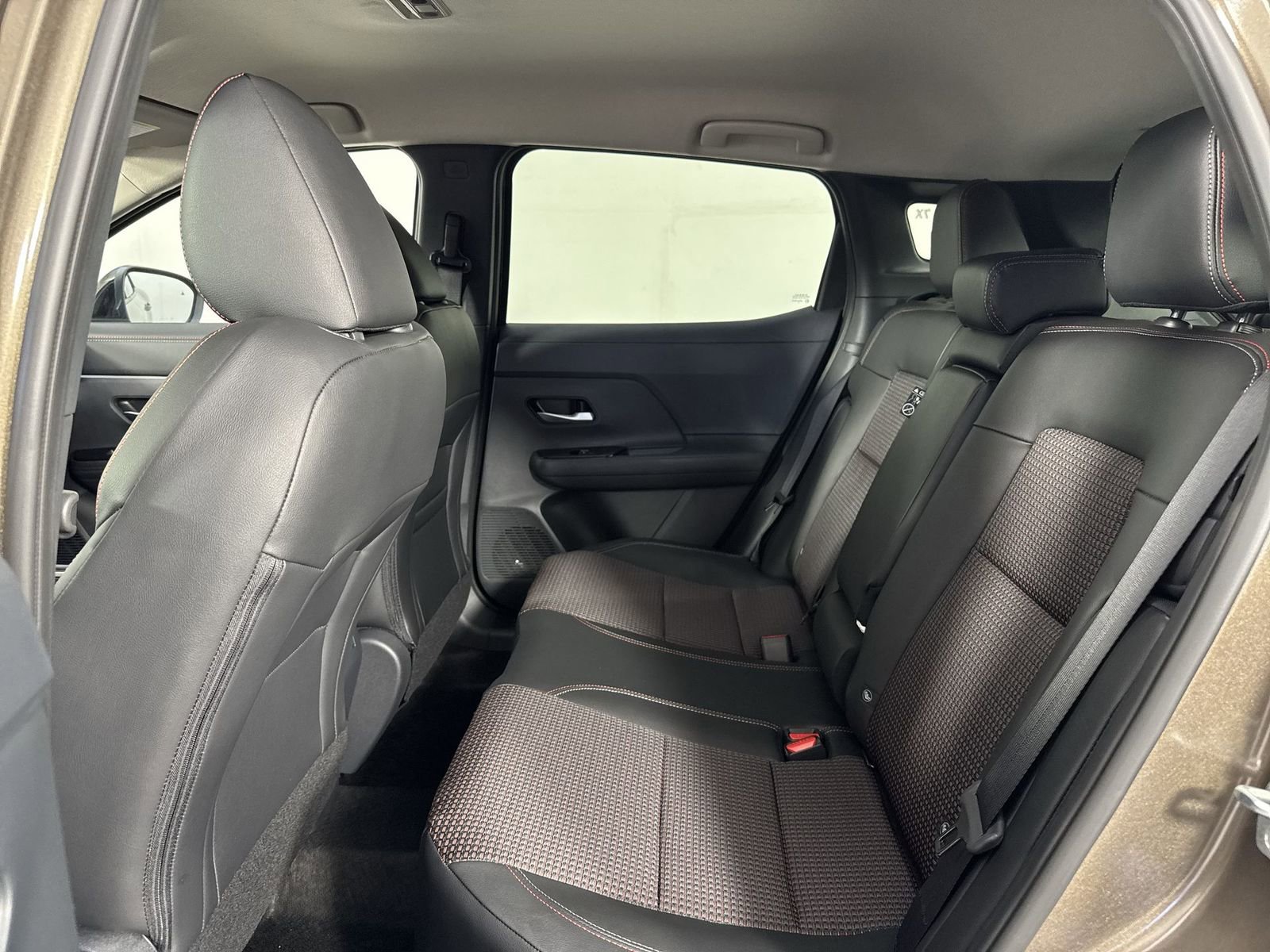 New 2026 Nissan Kicks SR w/ Cold Weather Package image 21