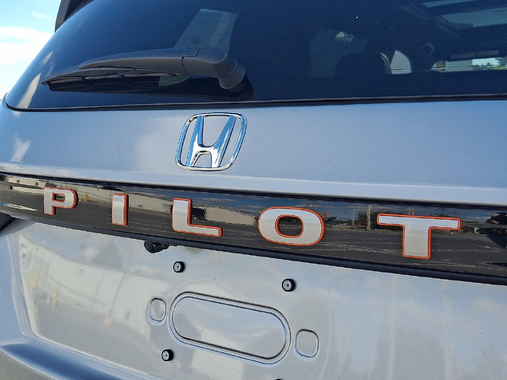 New 2026 Honda Pilot TrailSport image 11