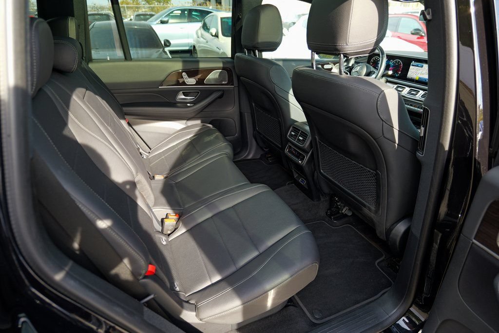 Used 2025 Mercedes-Benz GLS 450 4MATIC image 30