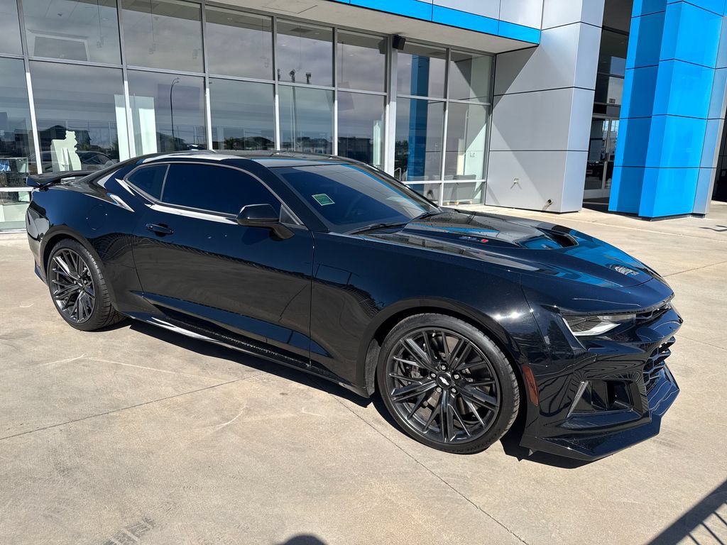 Used 2018 Chevrolet Camaro ZL1 RWD image 7