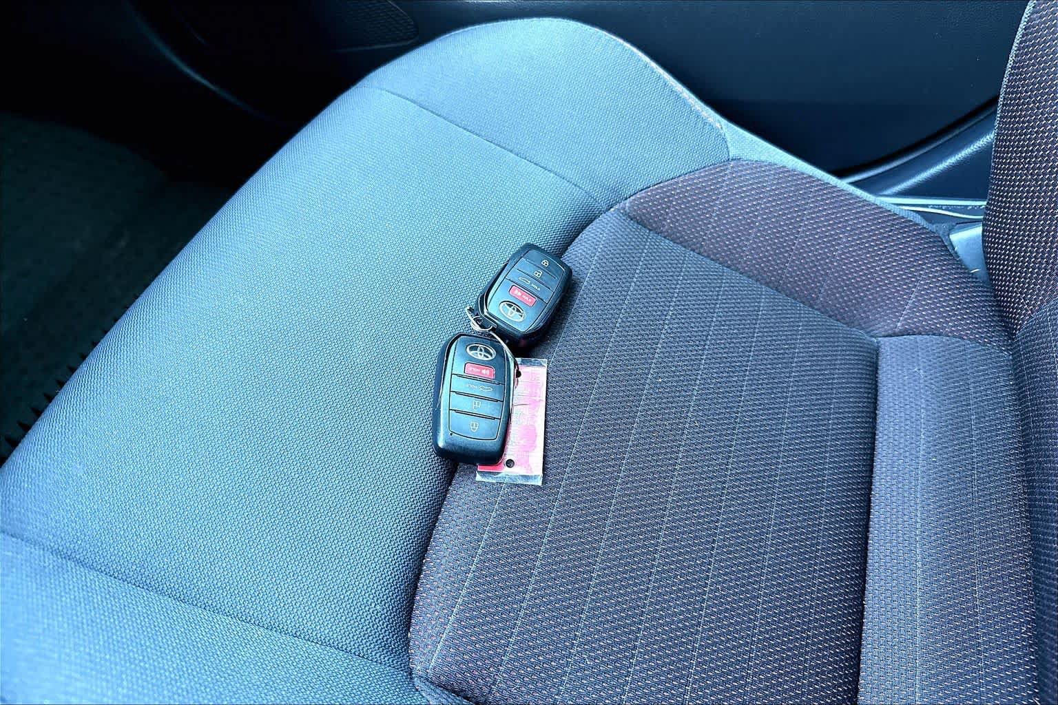 Used 2025 Toyota Corolla SE FWD image 14