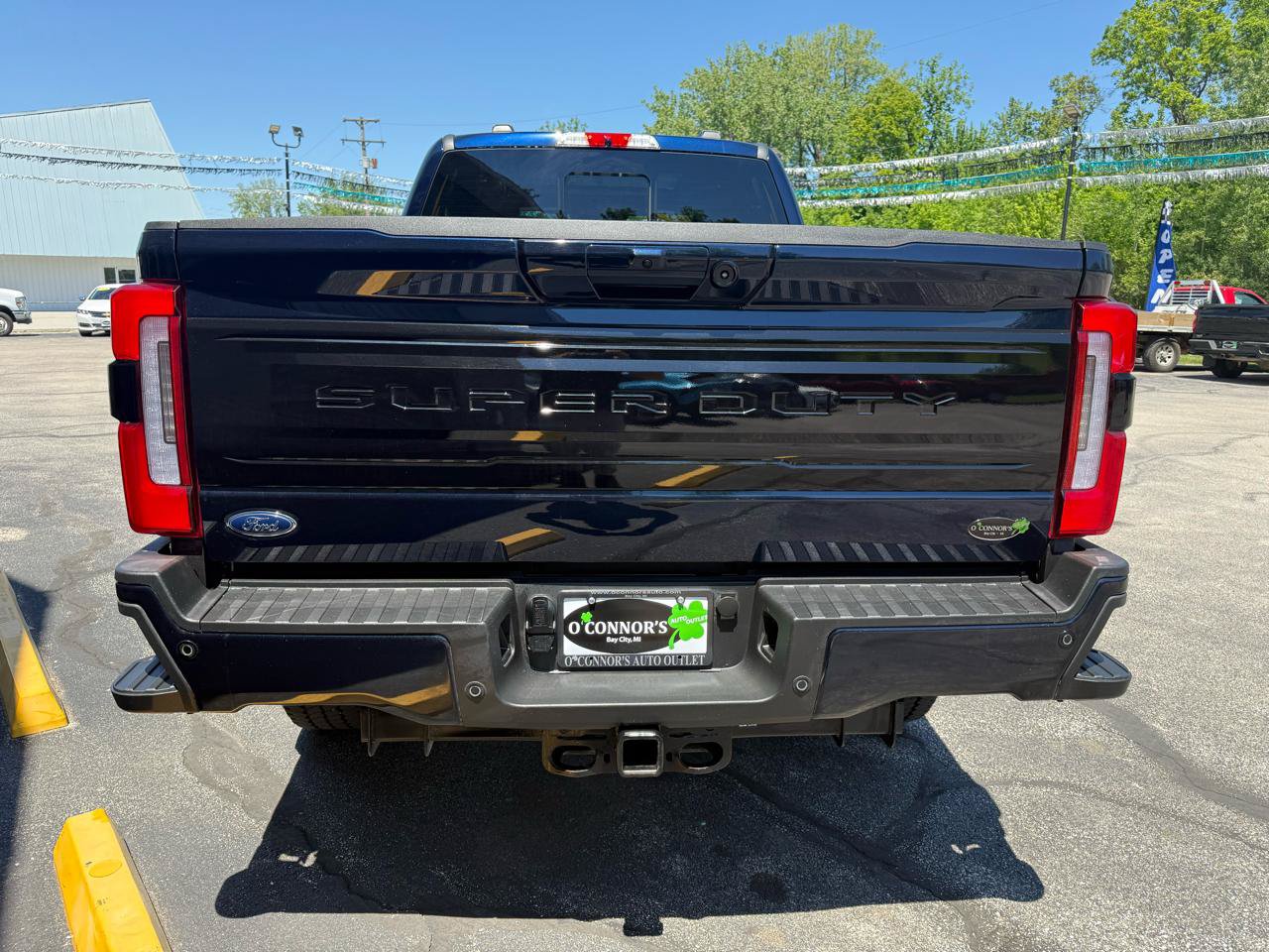 Used 2025 Ford F250 Platinum w/ FX4 Off-Road Package AWD/4WD image 4