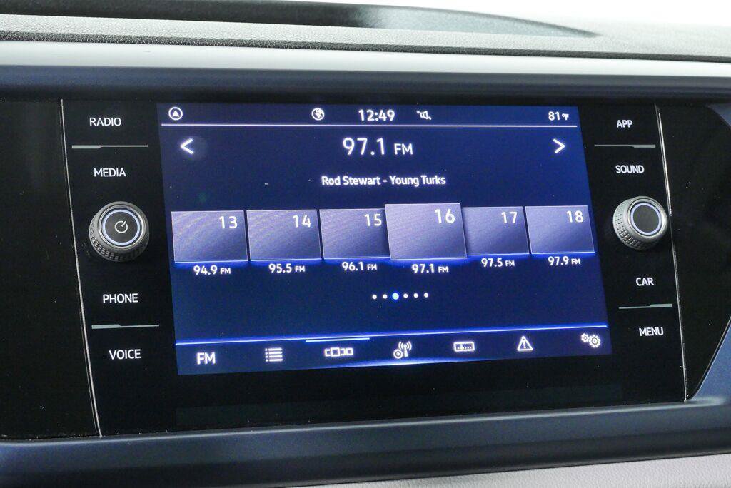 Certified 2022 Volkswagen Taos SE FWD image 13