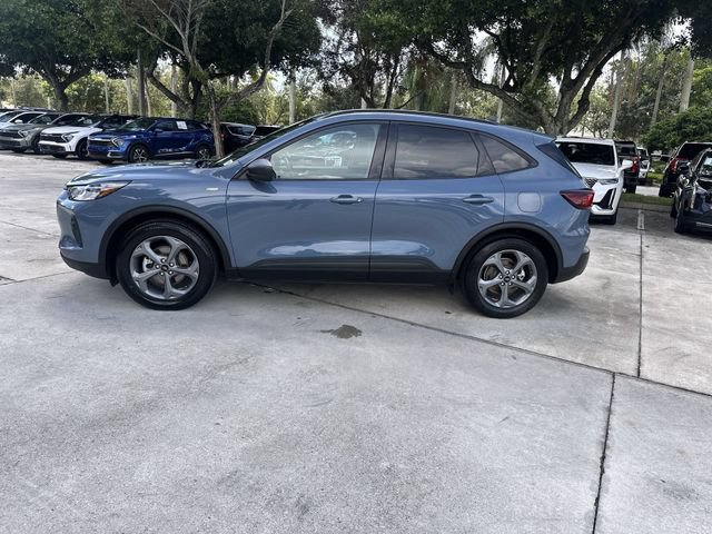 Used 2025 Ford Escape ST-Line FWD image 32