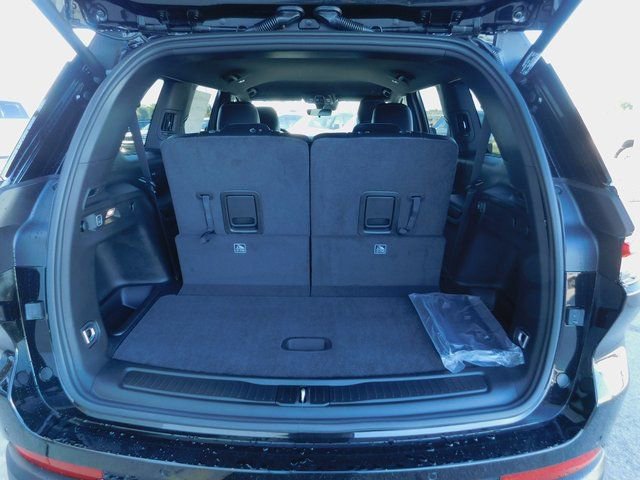 New 2025 Jeep Grand Cherokee L Laredo image 12