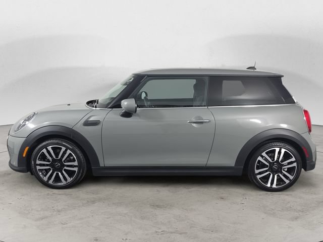Used 2023 MINI Cooper 2-Door Hardtop FWD image 2