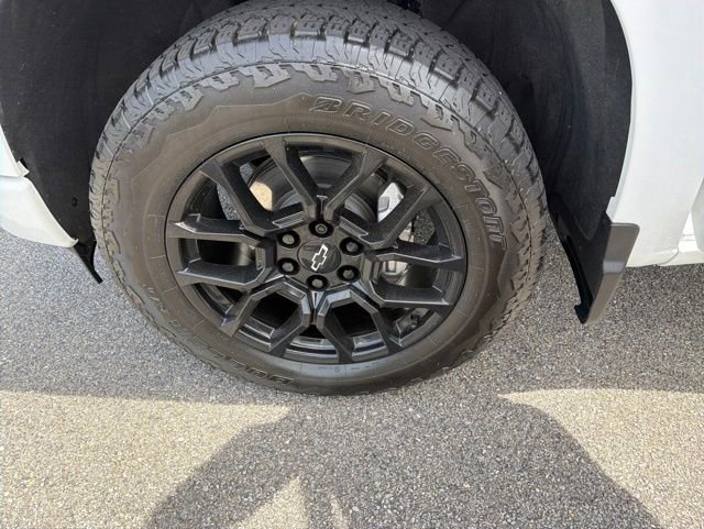 Used 2024 Chevrolet Silverado 1500 Custom AWD/4WD image 32