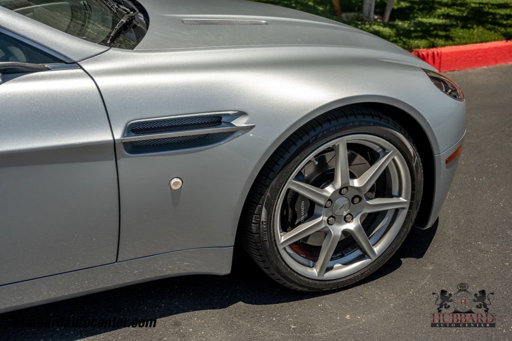 Used 2008 Aston Martin V8 Vantage Coupe RWD image 12