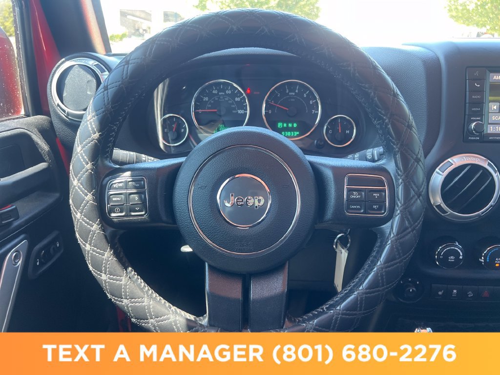 Used 2016 Jeep Wrangler Unlimited Sahara w/ Connectivity Group AWD/4WD image 16