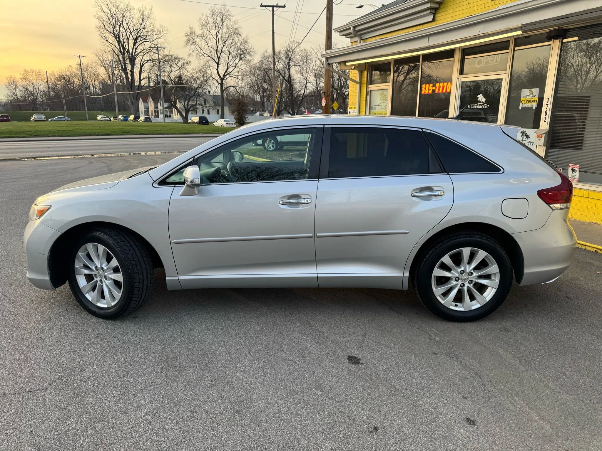 Used 2013 Toyota Venza XLE image 3